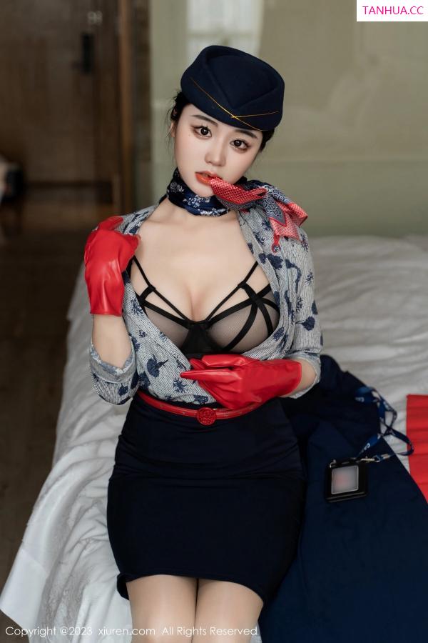   [XiuRen]高清写真图 2023.05.24 No.6790 汐汐爱吃草莓 制服美臀第2张图片